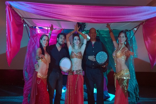 fiesta arabe con bailarinas